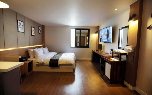 Two Heart Hotel