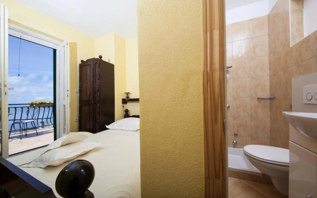 House Mario in Podgora, jacuzzi