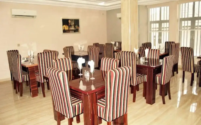 Tatiana Hotel and Suites