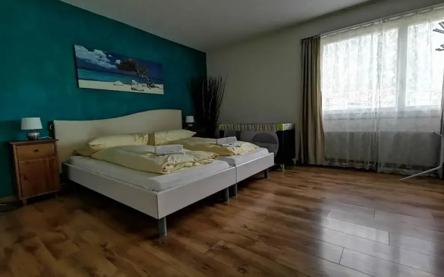 DownTown Apartments - RiverTown House