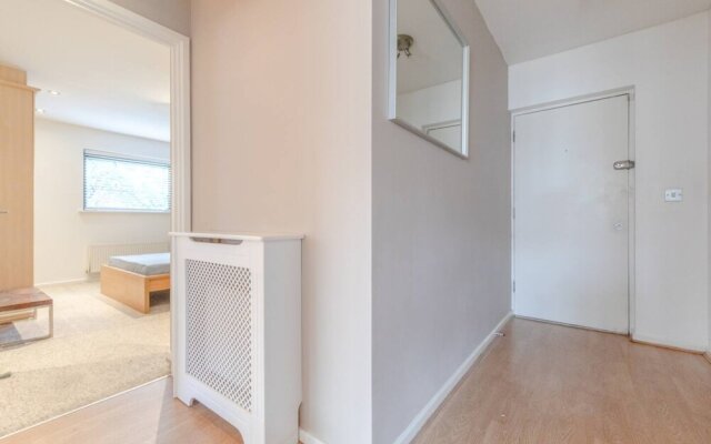 Radiant 2 Bedroom Apartment in East London