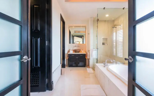 Beautiful 3 Bedroom Condo