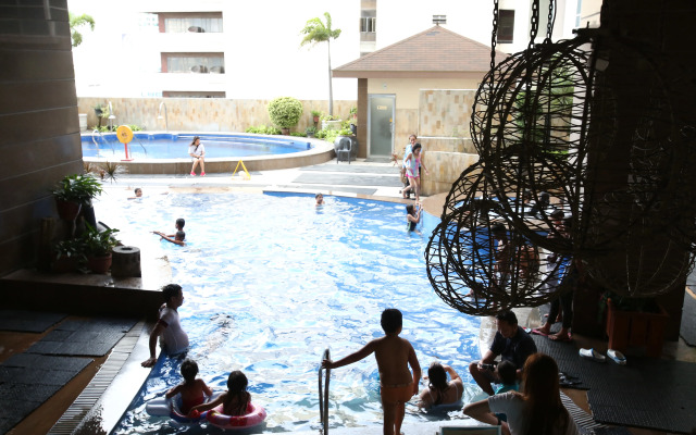 Crown Regency Hotel and Towers