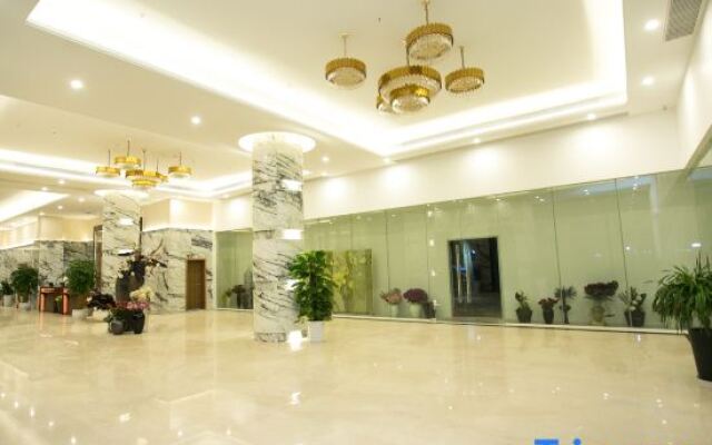 Zhuhai Art Exhibition International Hotel (Mingzhu Station Sam's Club)