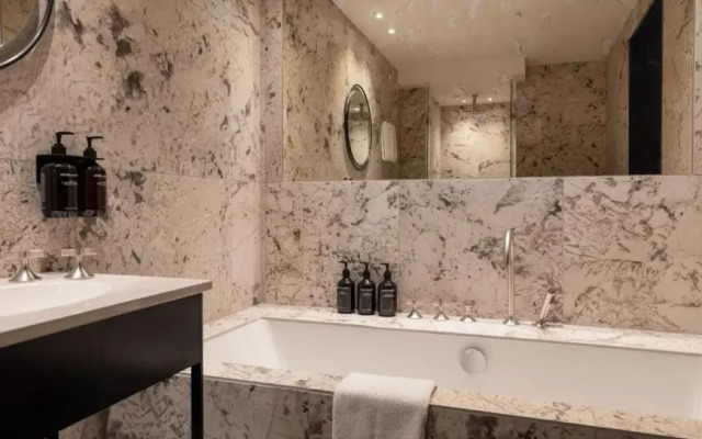 Hypernym Hotel & Suites