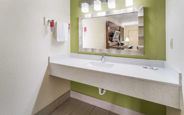 Econo Lodge Atlanta Airport East