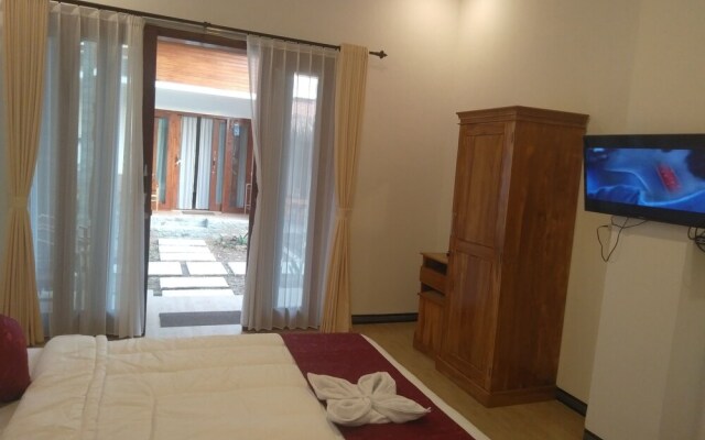 Ayu Laba Beach Villa and Resto