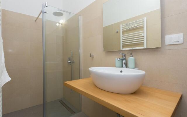 Sea-view Villa in Kaštelir with Private Pool, Terrace