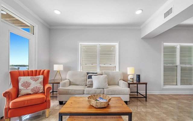 The Salty Fox With Pool