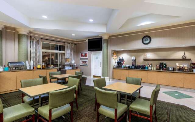 La Quinta Inn & Suites by Wyndham Phoenix West Peoria