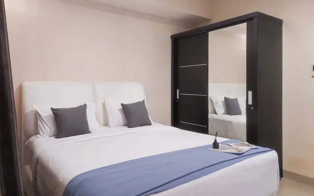 Spacious and Homey Studio Room Paramount Skyline Apartment