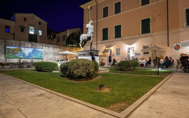 Suite Carla Cozy Apartment in Petrasanta Center