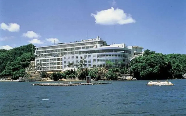 Toba Grand Hotel