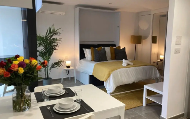 E1 Suites & Spa