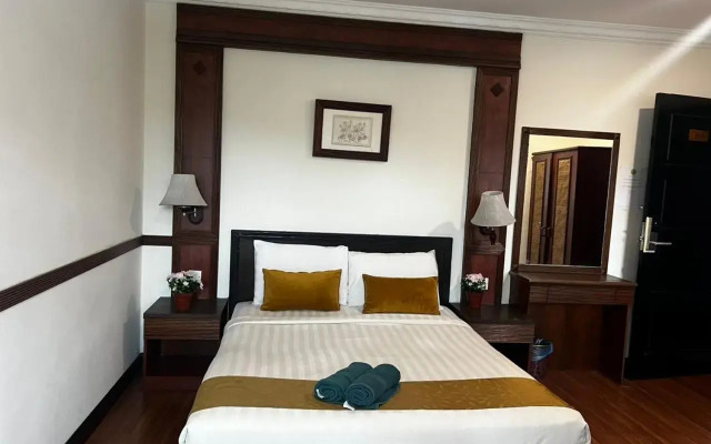 OYO Capital O 89695 Planters Hotel
