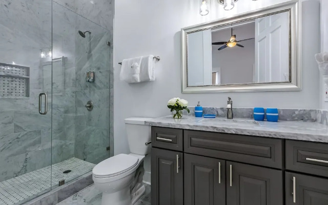 Newly Renovated 4BD Penthouse