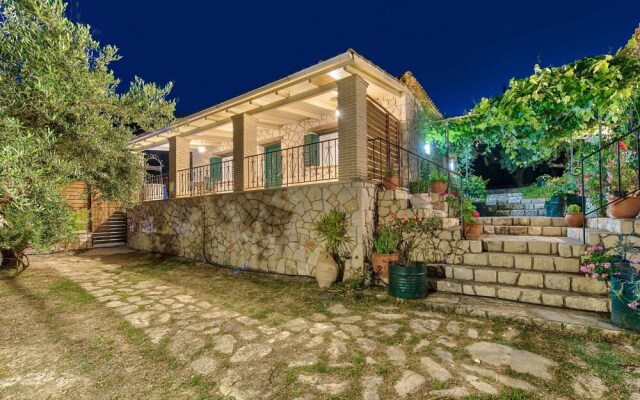 Villa Marathonisi 500 mt From sea
