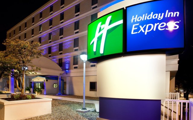 Holiday Inn Express Richmond Downtown, an IHG Hotel