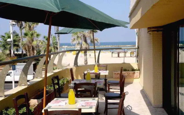 Golden Beach Hotel Tel Aviv
