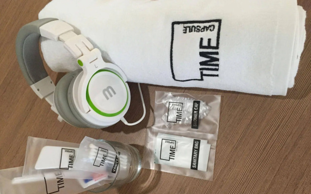 Lavish Capsule