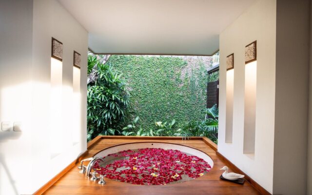 Villa Saffron Seminyak Bali