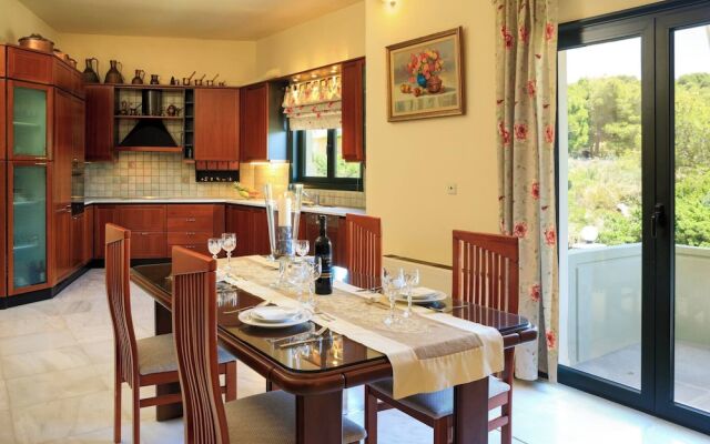 Koralia - Chania's Card Postal Villa Majestic View