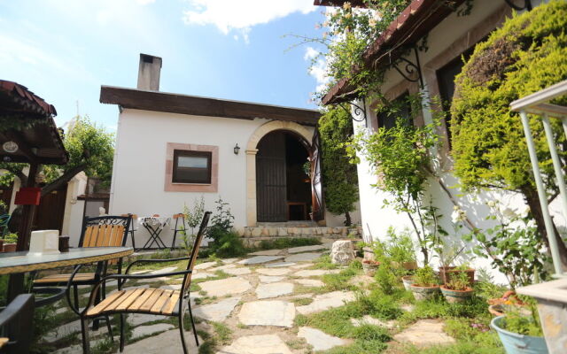 Akropolis Guest House