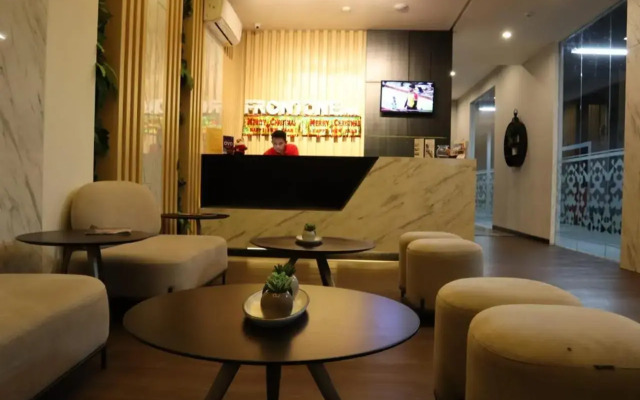 Front One Inn Kediri