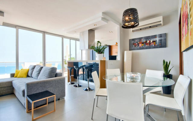 Magnificent Seafront 2-bedroom Sliema penthouse