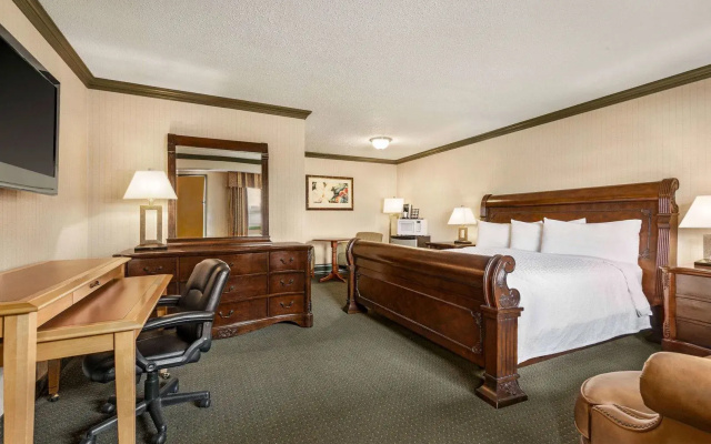 Coast Dawson Creek Hotel