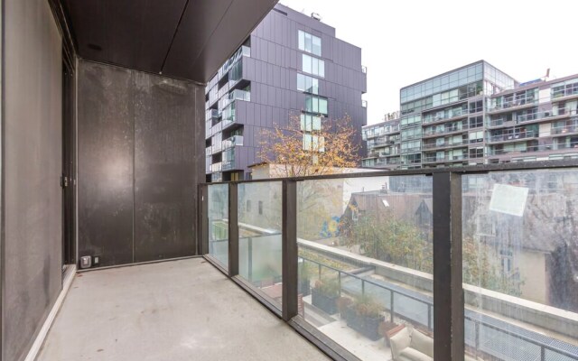 Amazing 1BR in Popular King West