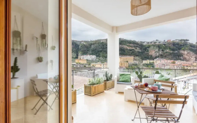 Mediterranean Suites - Old Town