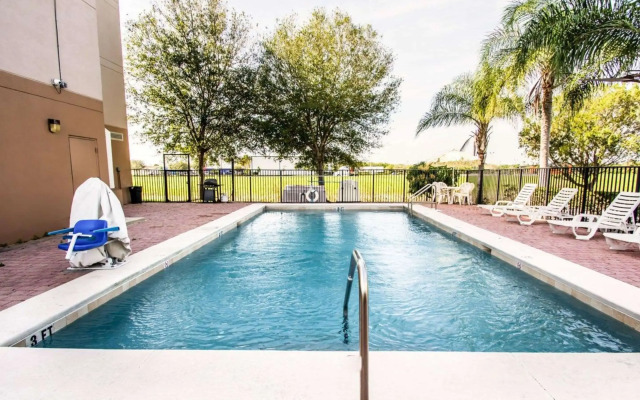 Sleep Inn Fort Pierce I-95