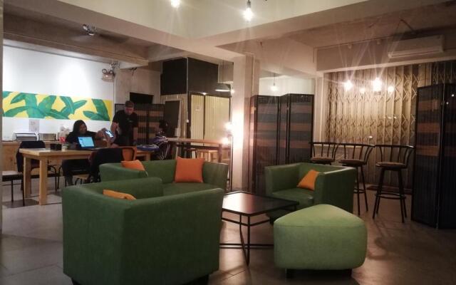 Pinxs Hostel Gunung Sahari