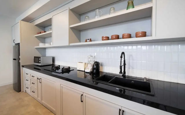 4BR Luxury Modern Contemporary Villa in Canggu