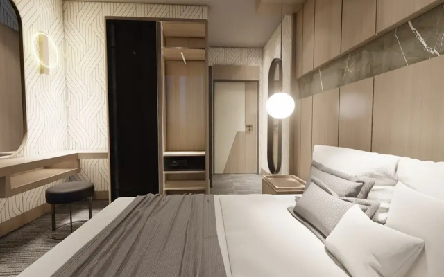 Royal Mass Airport Business Hotel