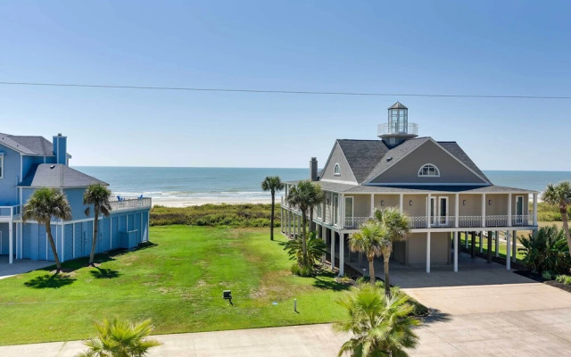 Pet-friendly Galveston Home w/ Wraparound Deck