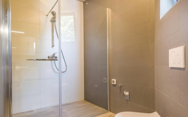 Nice Home in Pjescana Uvala With Wifi and 3 Bedrooms