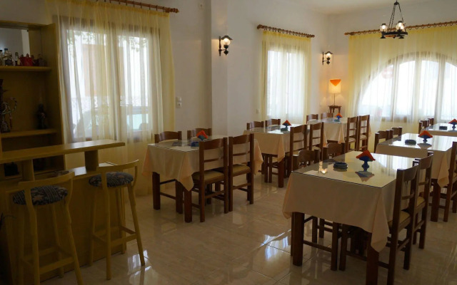 Zeus Hotel