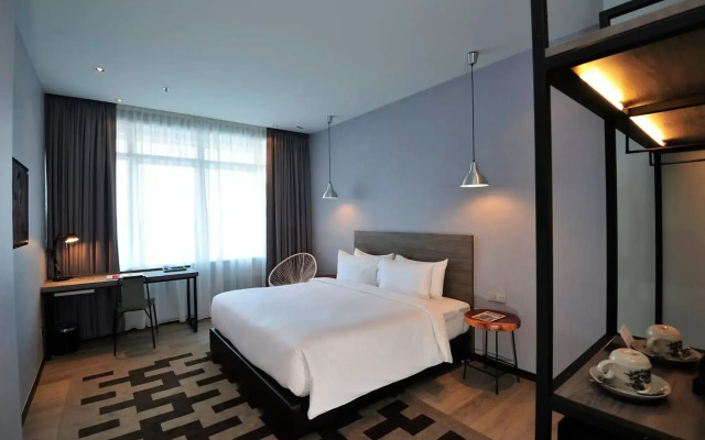 Urban H Hotel