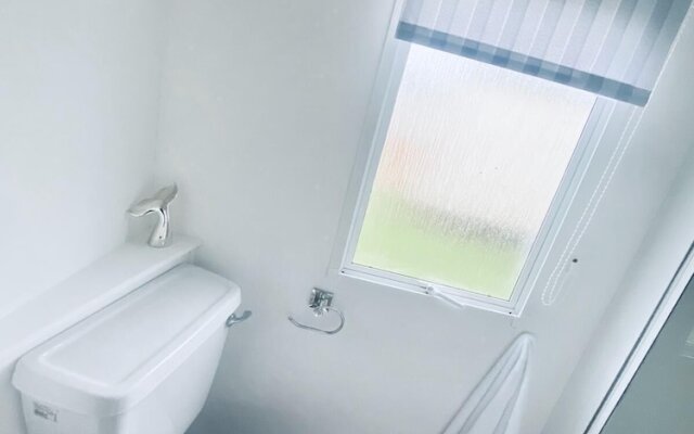 Stunning 2-Bed Sleeps 6 Caravan in Felixstow