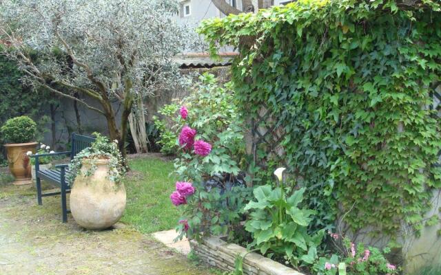 Arles les Alyscamps