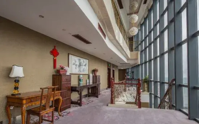 Long You West Lake Hillview International Hotel