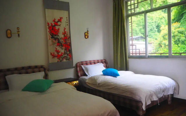 The Yangshuo Moon Resort