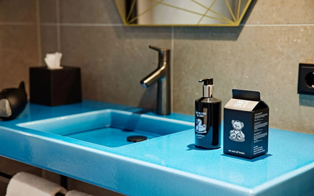 Me and All Hotel Dusseldorf Oberkassel, by Hyatt