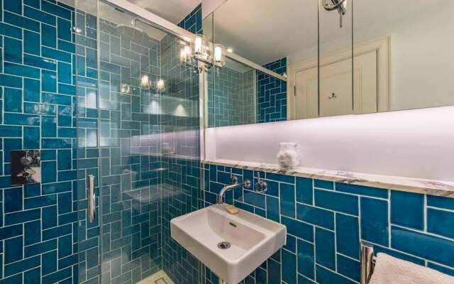 Colourful 3 Bed Notting Hill With A C