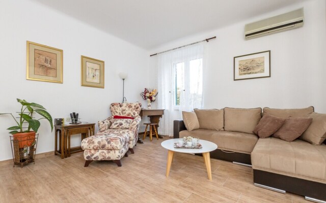 For All Seasons Apartment