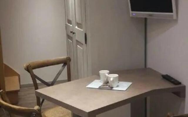 Beau Studio Au Calme Proche de la Cathedrale (Adults Only)