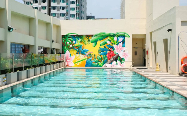 Holiday Inn & Suites Makati by IHG