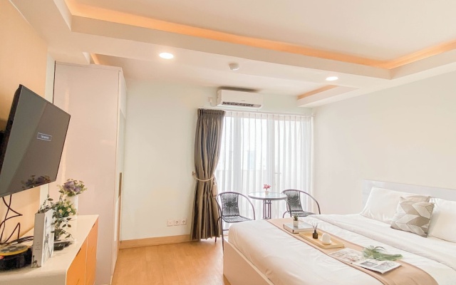 Studio Near Rajawali Station At Amethyst Apartment – Guest Rooms – Jakarta